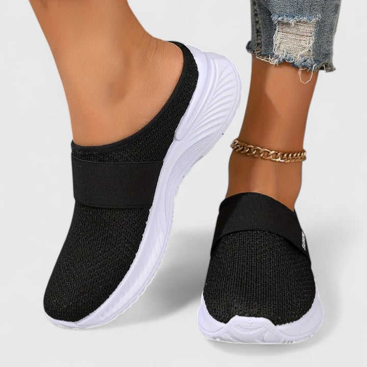 Black / 43 EU