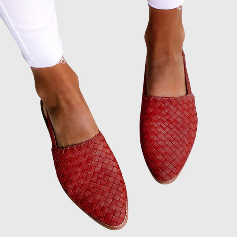 Red / 43 EU