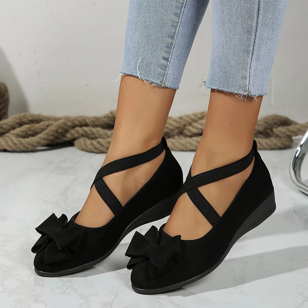 Black / 43 EU
