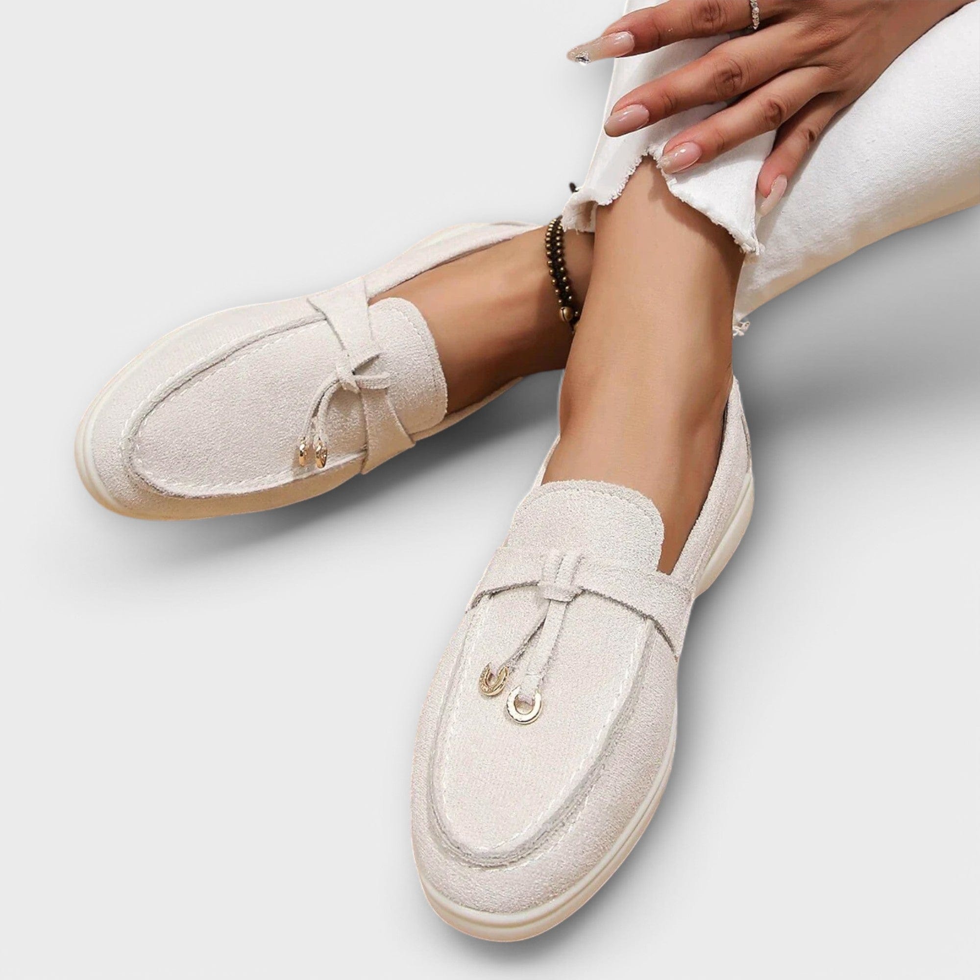 White / 42 EU