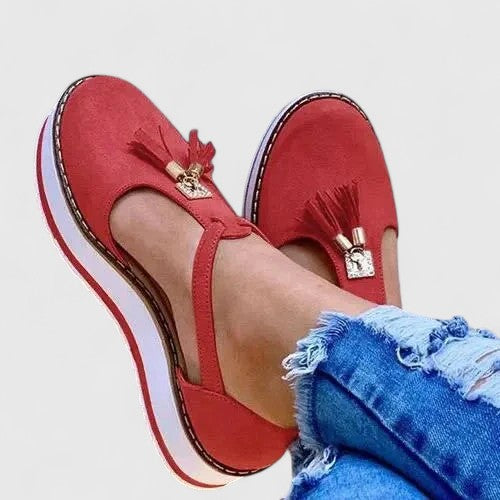 Red / 42 EU