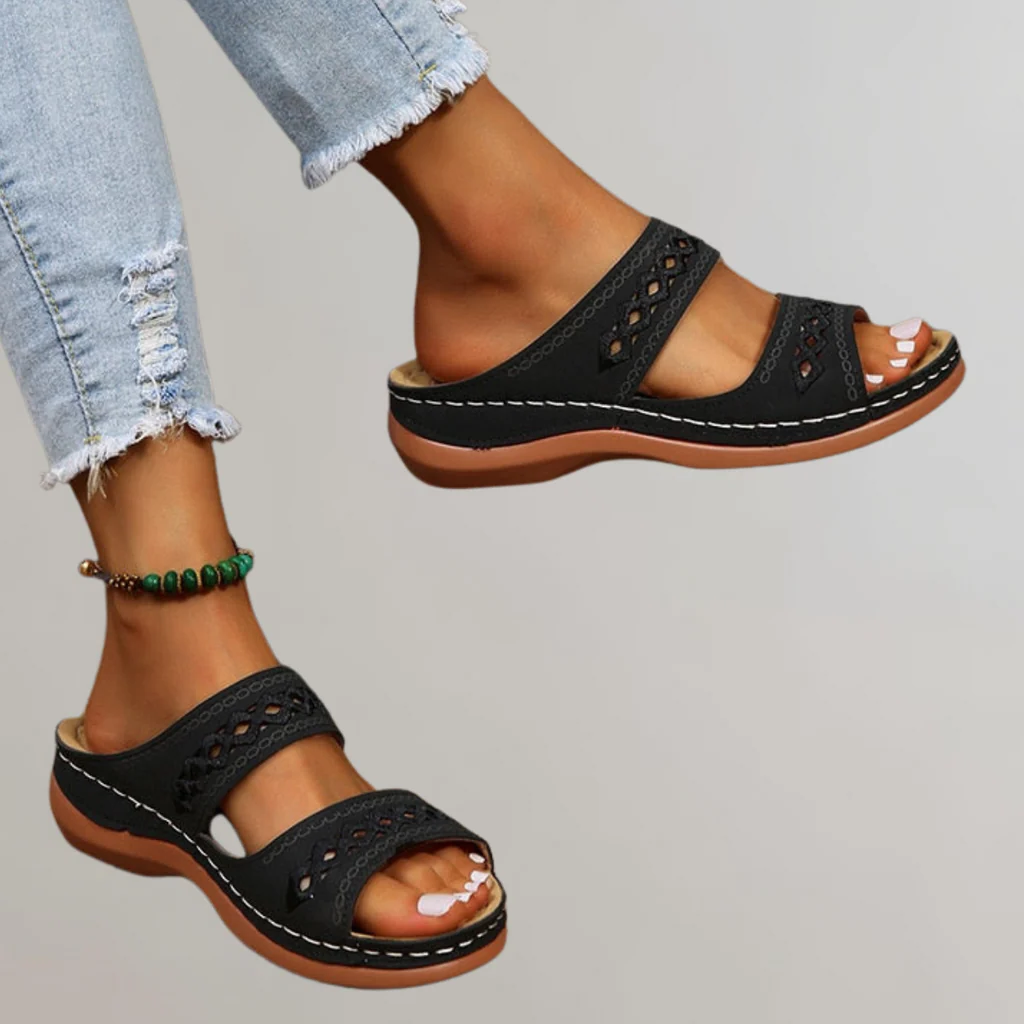 Black / 43 EU