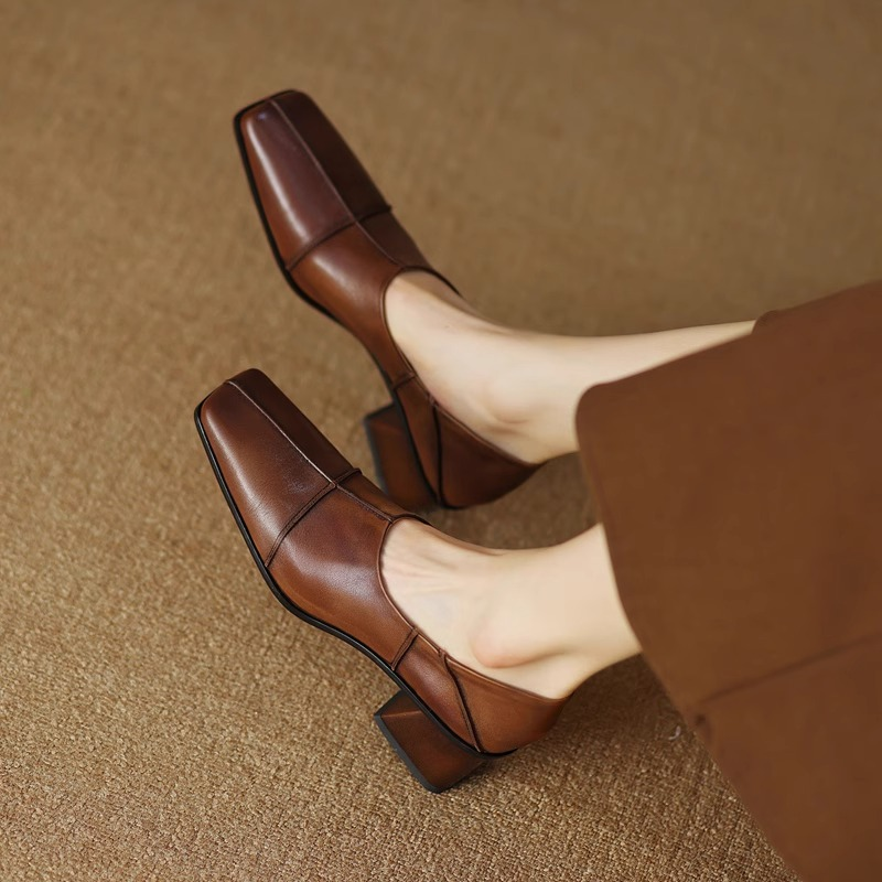 Brown / 35 EU