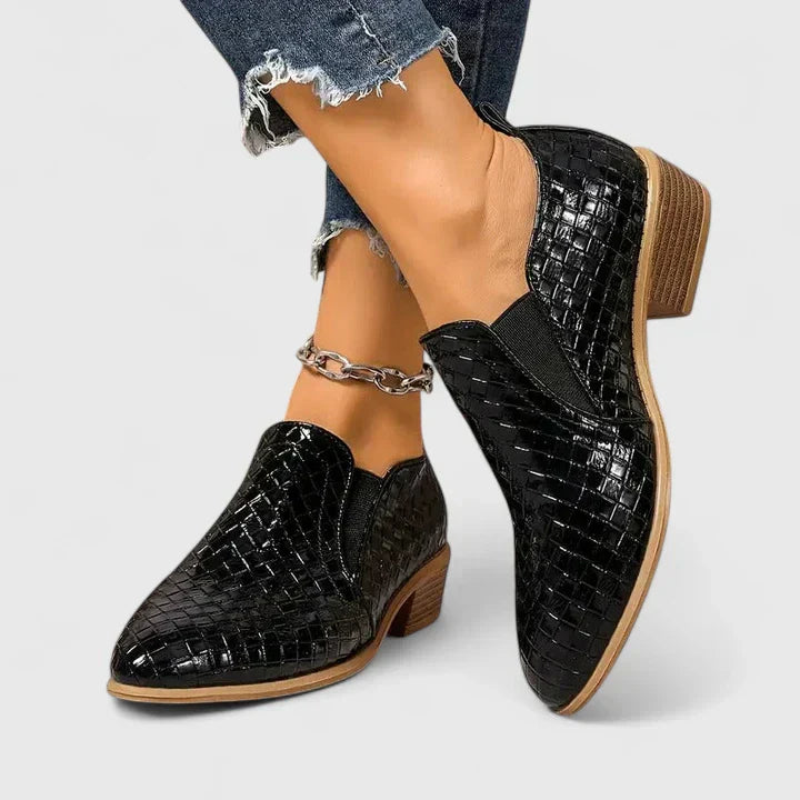 Black / 43 EU