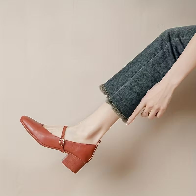 Red / 43 EU