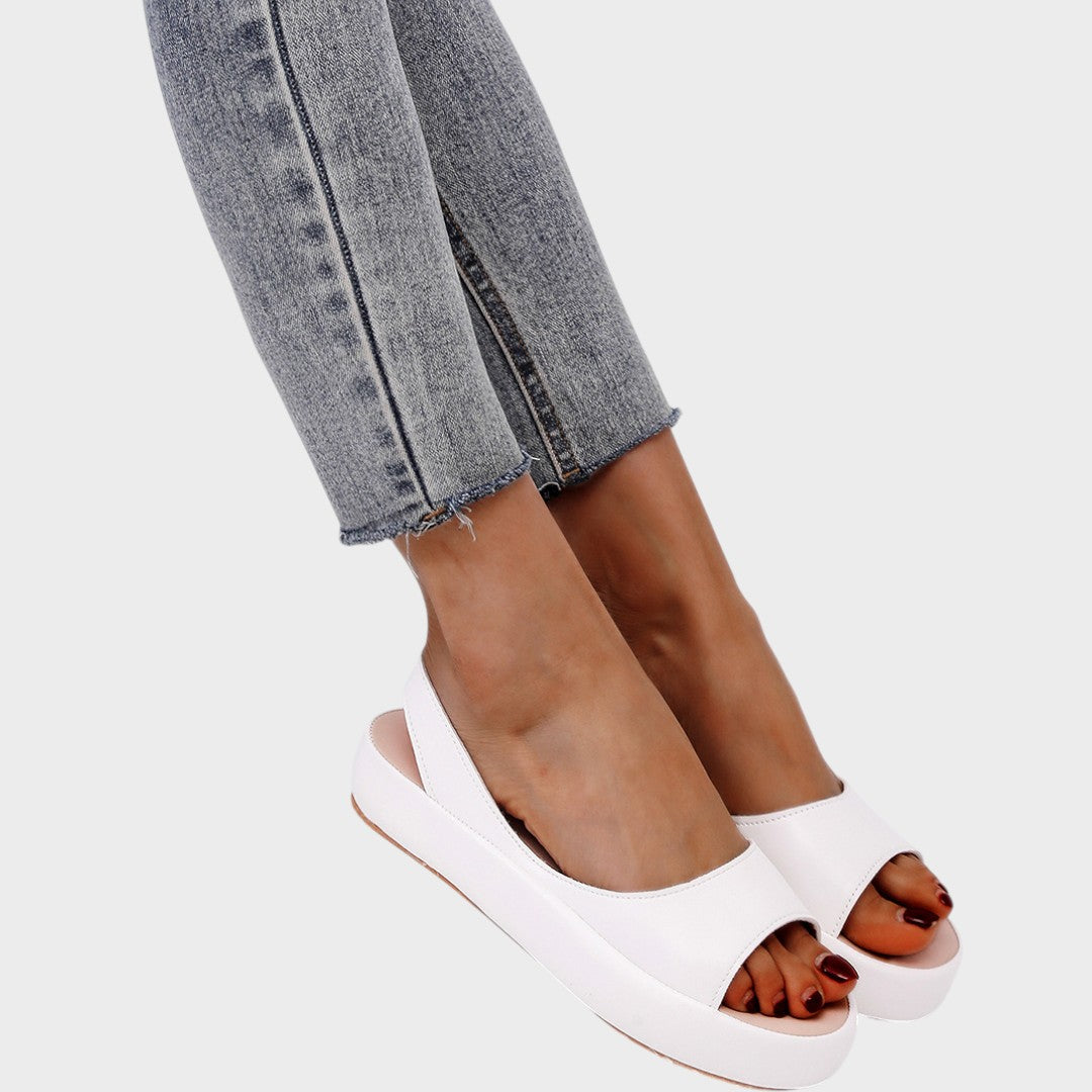 White / 43 EU