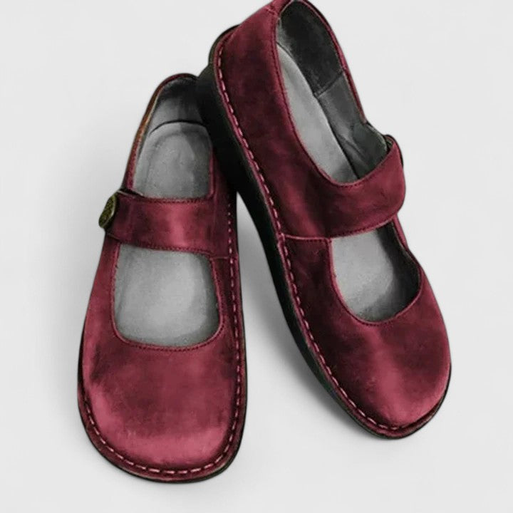Red / 42 EU