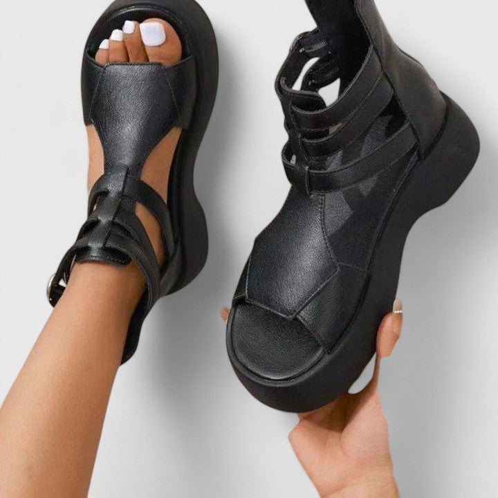 Black / 43 EU