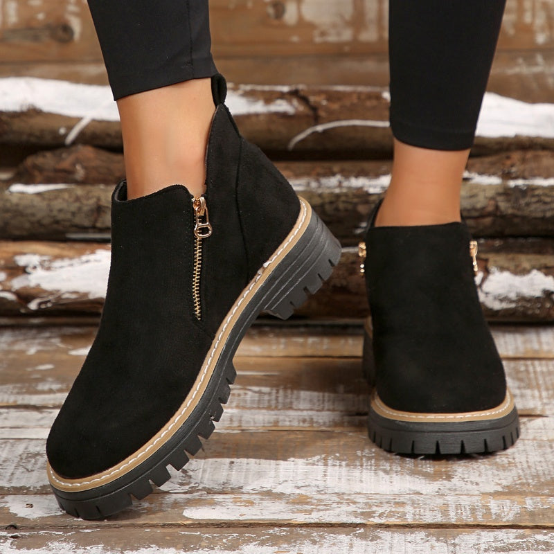 Black / 43 EU