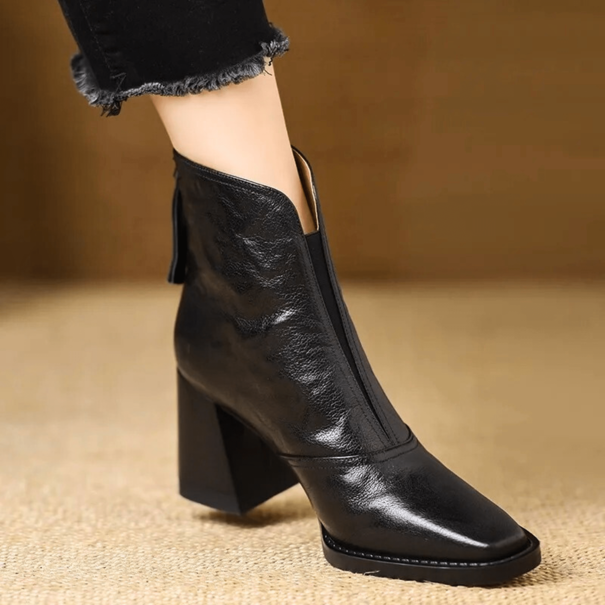 Black / 43 EU